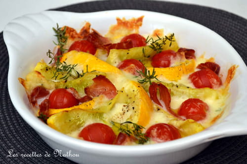 Courgettes rondes et tomates cerise rôties au jambon cru et à la mozzarella