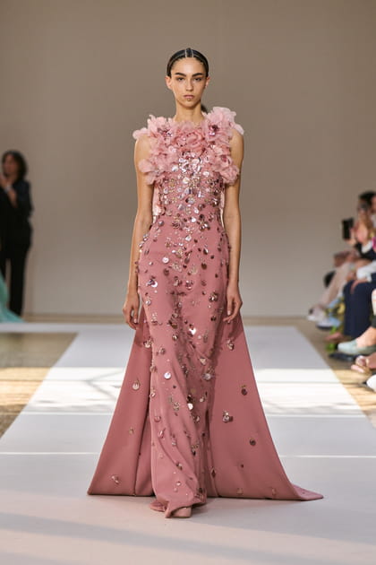 Look 32&nbsp;du d&eacute;fil&eacute; Elie Saab