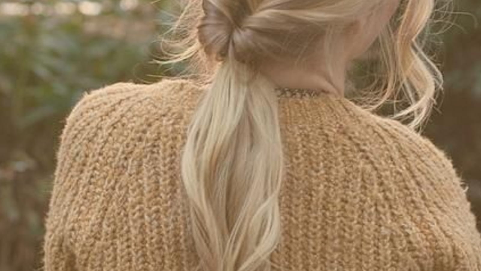 La ponytail wavy