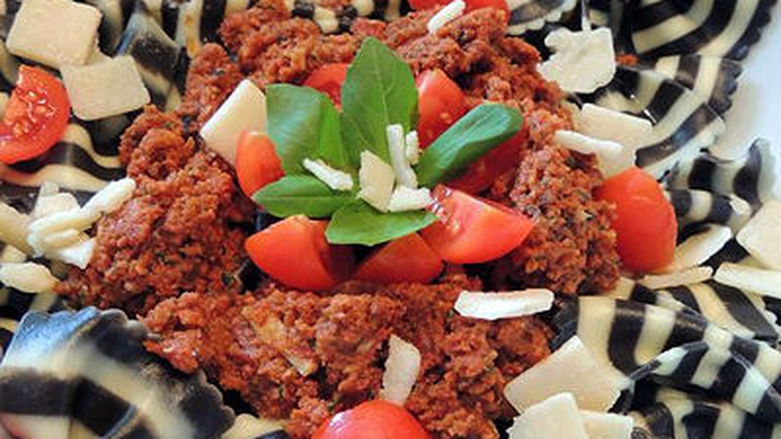 Pâte farfalle zebra au pesto rosso