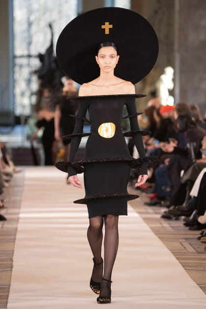 Look 22&nbsp;du d&eacute;fil&eacute; Schiaparelli