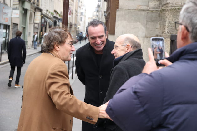 Jean Dujardin, Albert Dupontel et Didier Benureau, heureux de se retrouver aux obsèques de Bertrand Blier