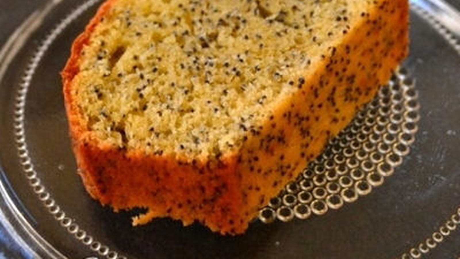 Cake moelleux à l'orange et aux graines de pavot