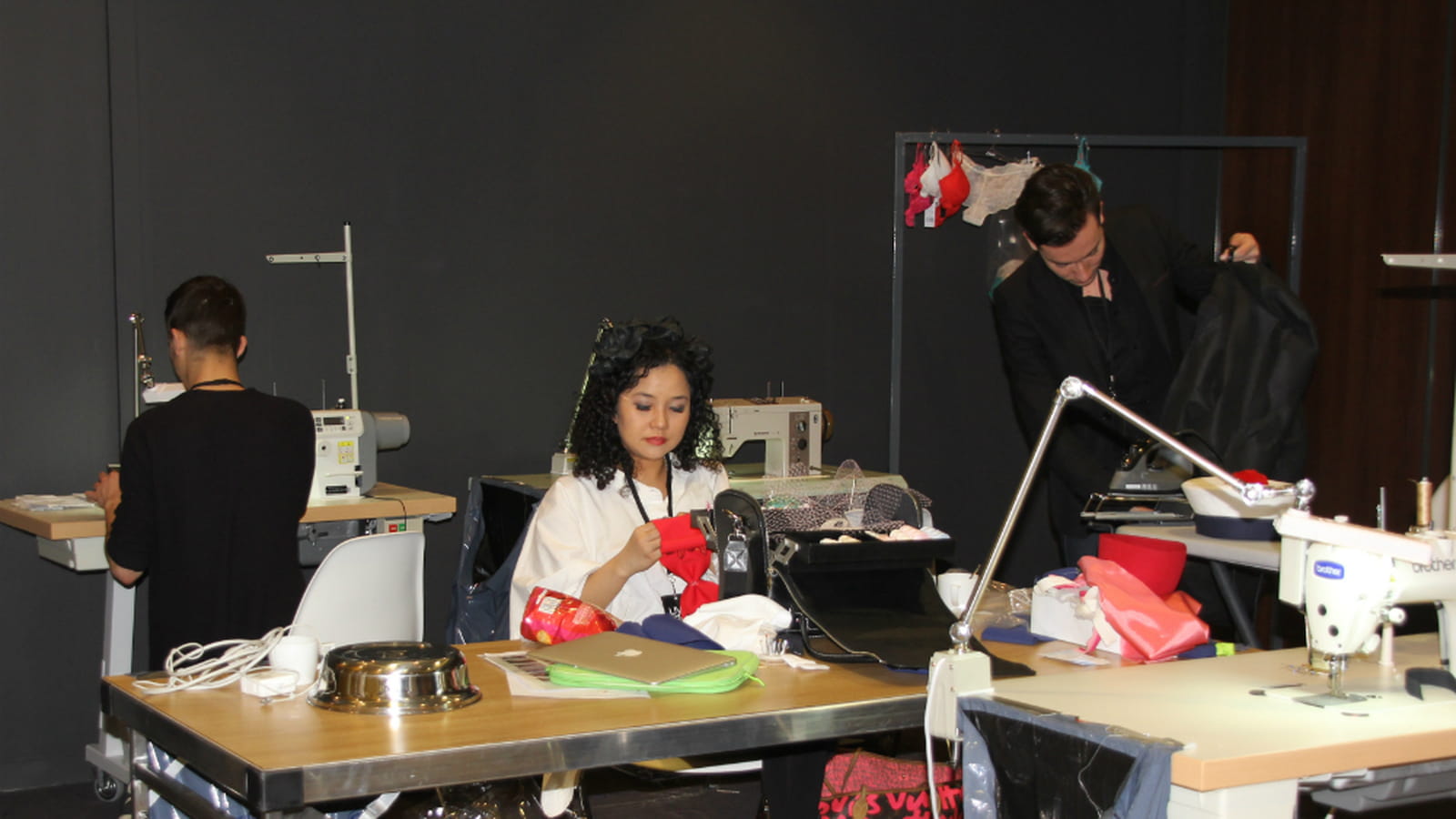Les finitions en coulisses