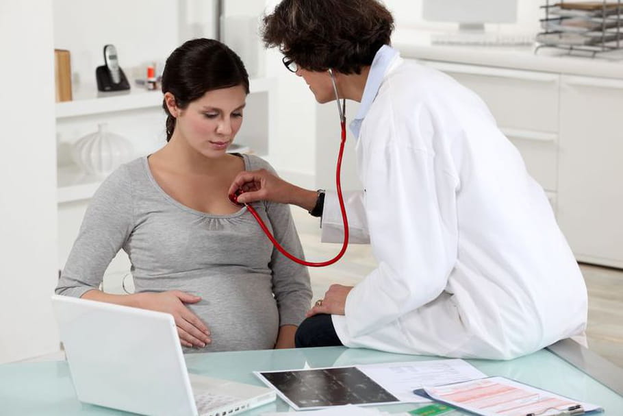 Virus Zika et grossesse : "on pense que le risque est plus important au 1er trimestre"