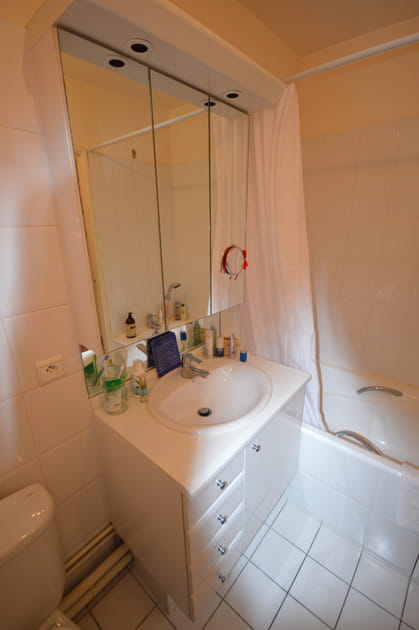 Avant&nbsp;: une salle de bains insipide, mais fonctionnelle