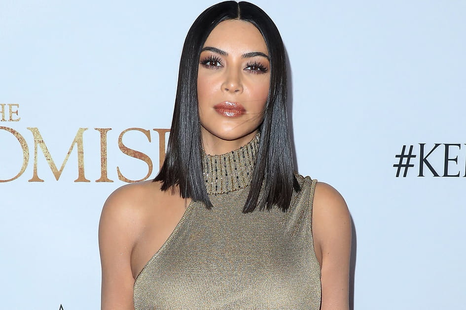 Le carr&eacute; lisse de Kim Kardashian