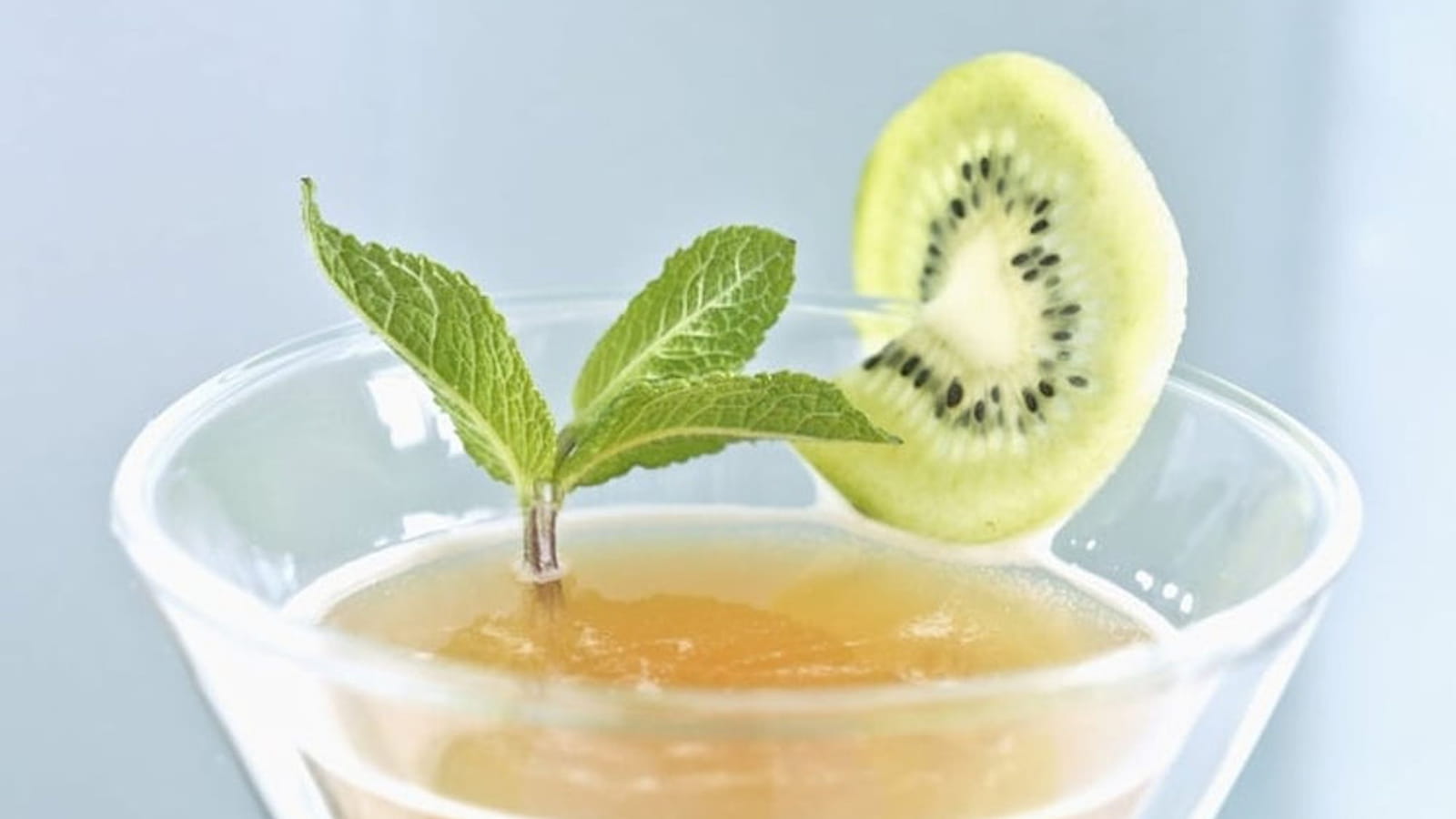 Cocktail détox à la grenade, fenouil, pomme et gingembre