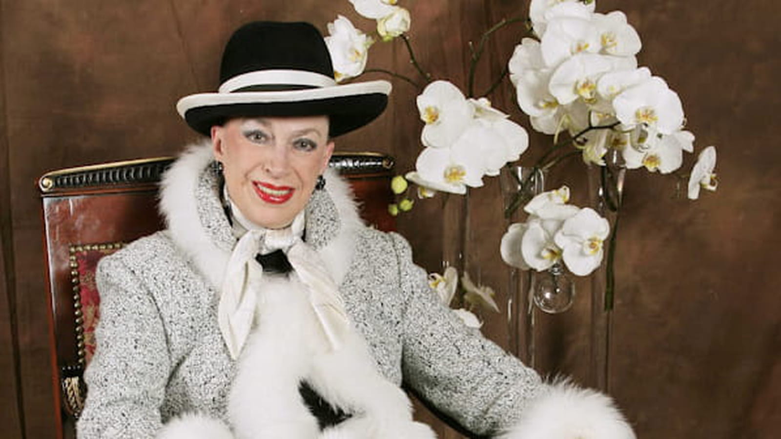 Ces 30 looks de Geneviève de Fontenay témoignent de son allure inimitable