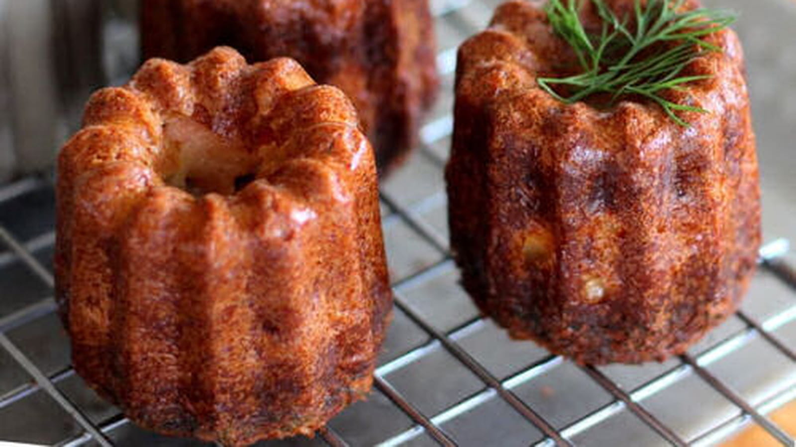 Cannelés au saumon et à l'aneth