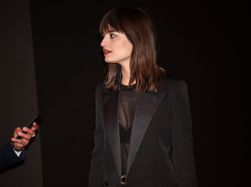 La coupe courte fa&ccedil;on wolf cut de Clara Luciani