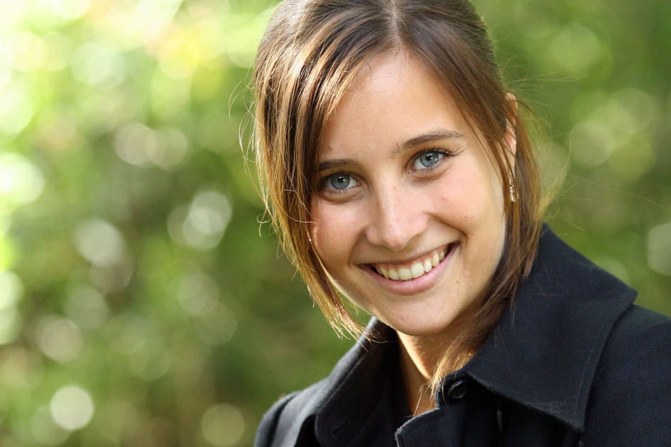 Le look naturel de Julie de Bona