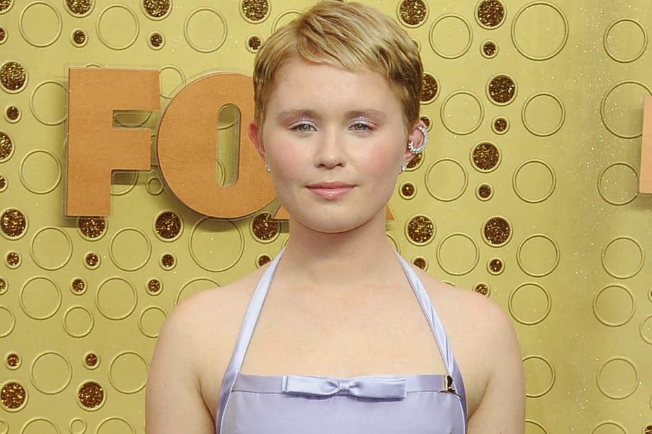 La coupe gar&ccedil;onne blond dor&eacute; d'Eliza Scanlen