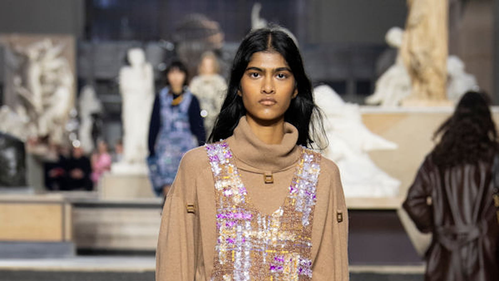 Look 14