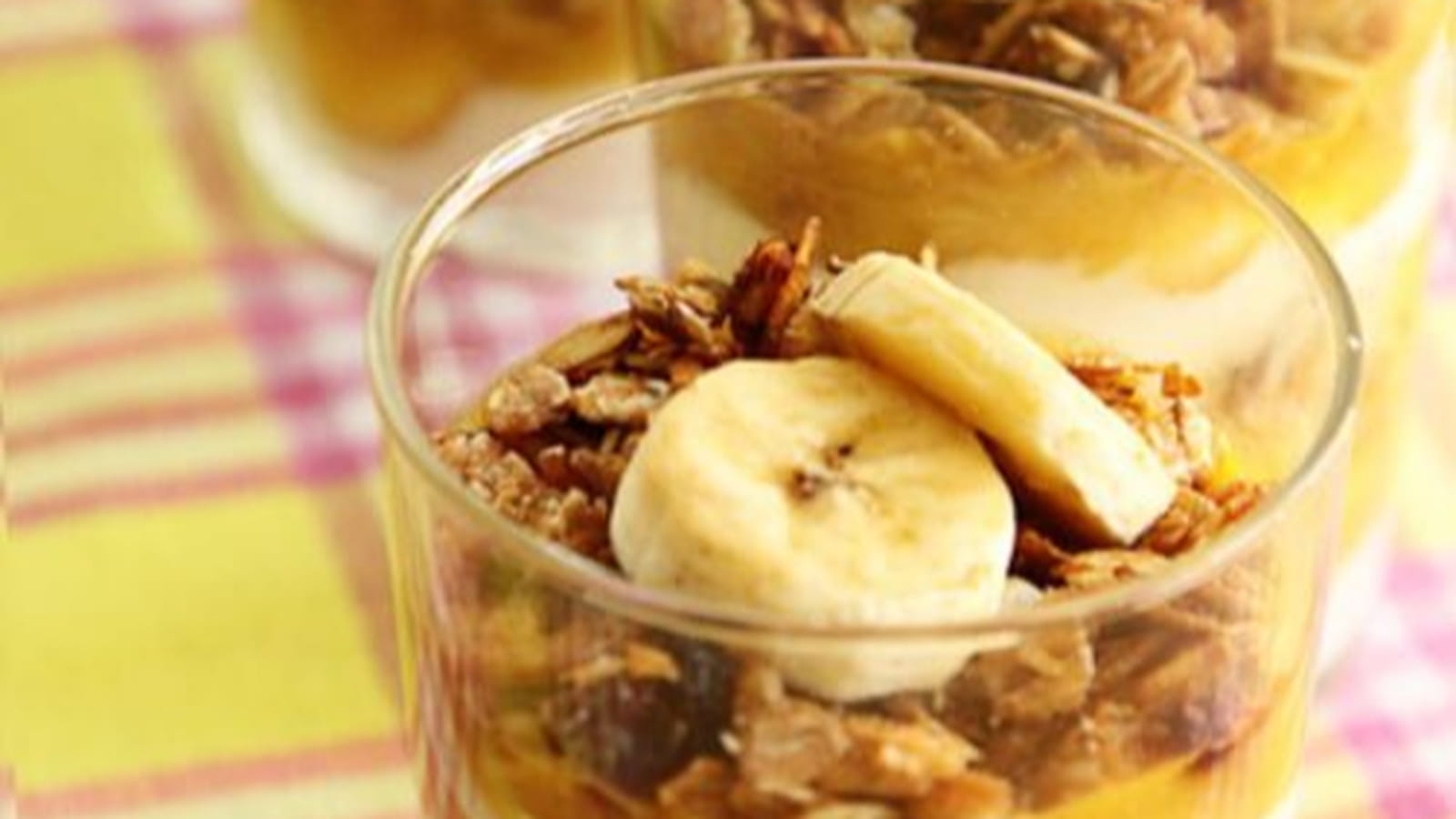 Dessert muesli, yaourt coco et banane