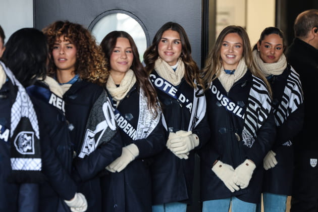 Miss Provence, Miss Champagne-Ardenne, Miss C&ocirc;te D'Azur et Miss Roussillon au stade &agrave; Amiens