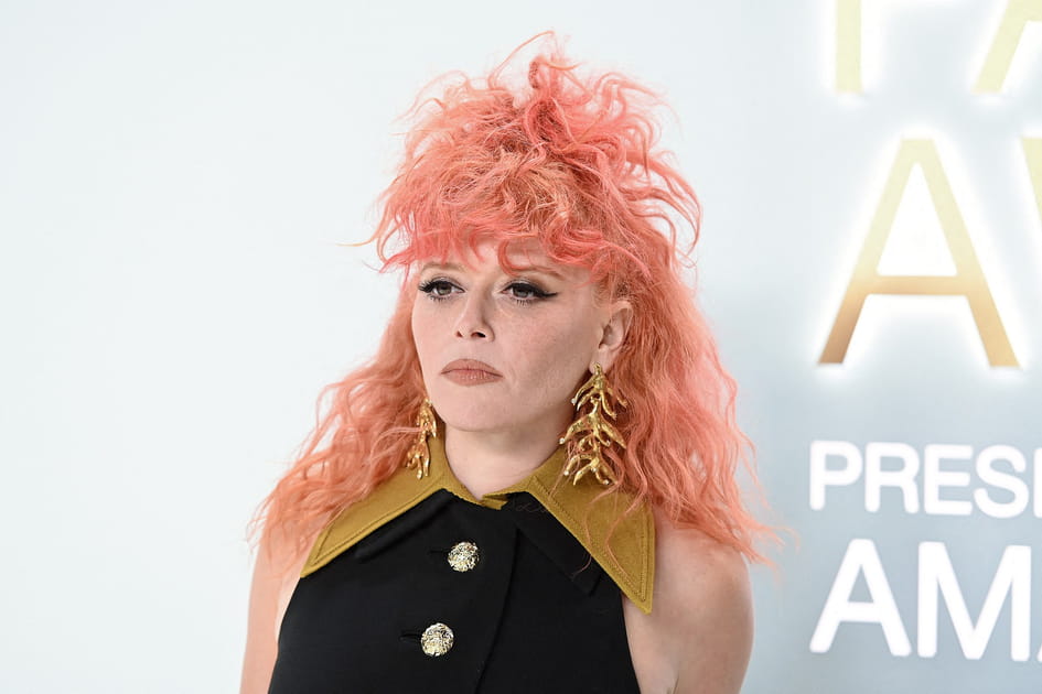 La coloration p&ecirc;che de Natasha Lyonne