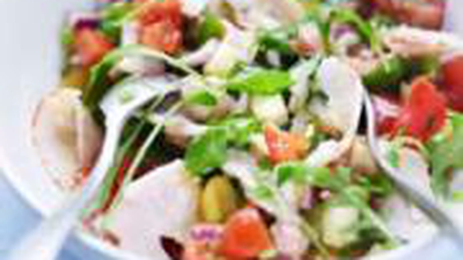 Salade chiffonnades de filet de poulet rôti