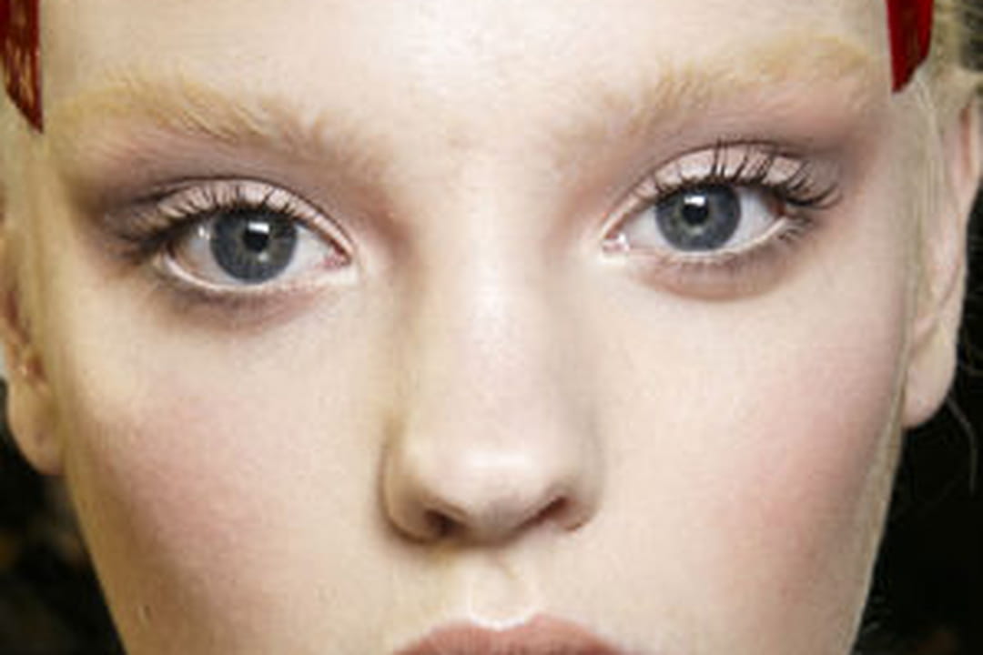 Les yeux grand ouverts