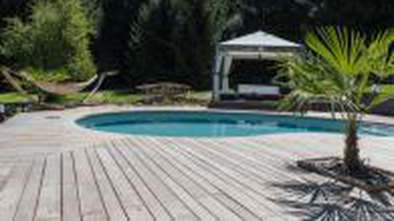 Piscine installée par un particulier or