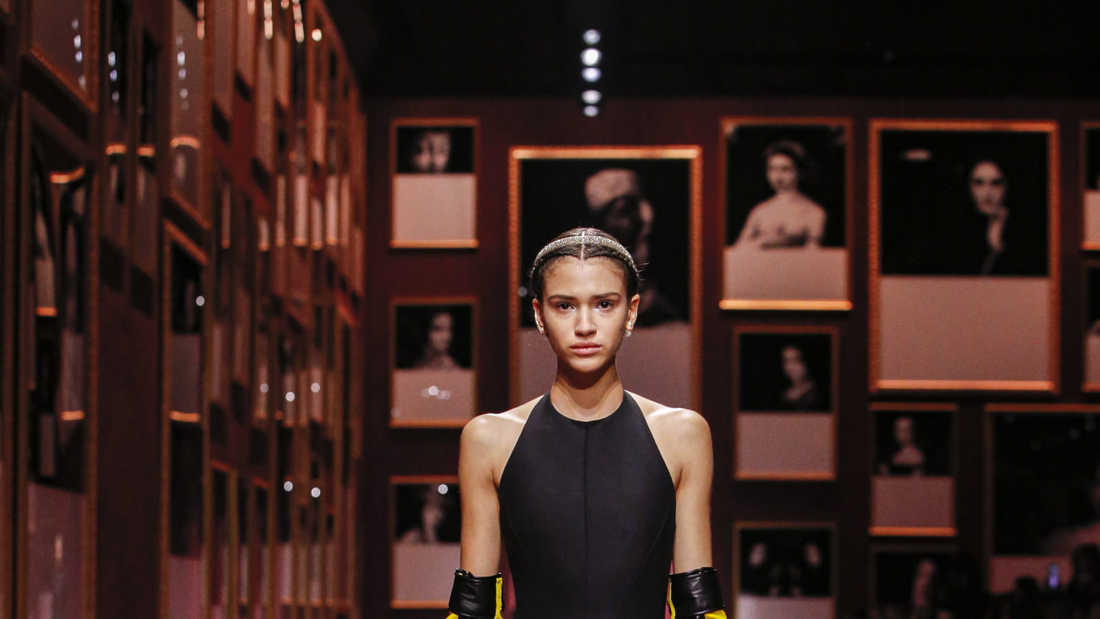 Look 17