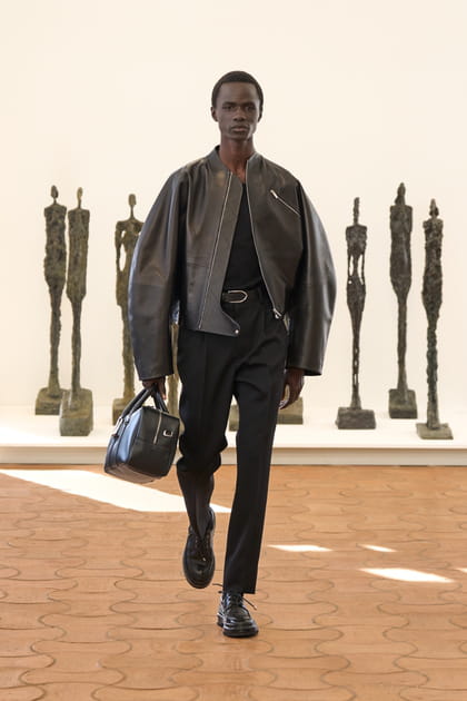 Look 34&nbsp;du d&eacute;fil&eacute; Jacquemus "Les sculptures"