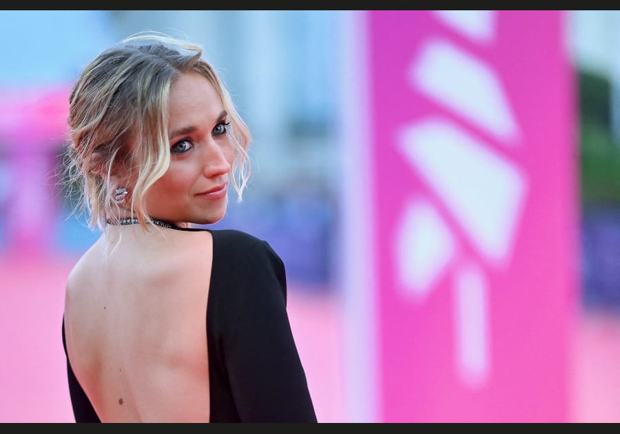 Le chignon de soir&eacute;e de Chlo&eacute; Jouannet