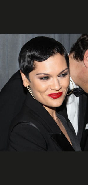 Les crans r&eacute;tro de Jessie J