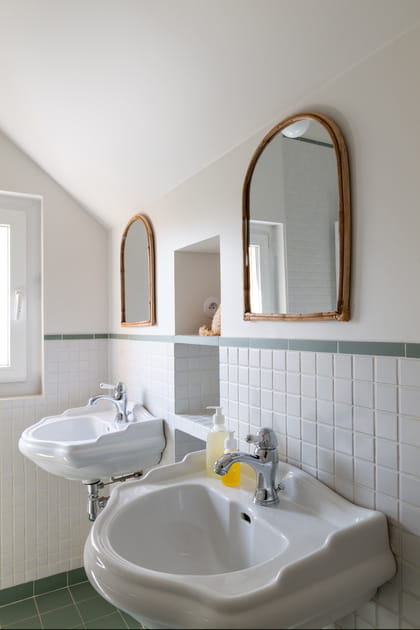 Apr&egrave;s&nbsp;: une salle de bains &eacute;pur&eacute;e aux touches r&eacute;tro