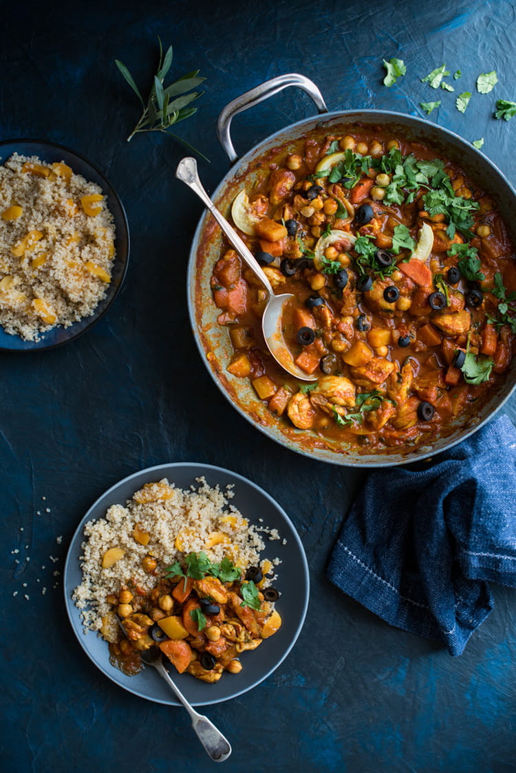 Tajine de poulet et quinoa aux abricots