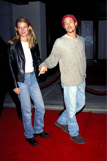 Gwyneth Paltrow en veste en cuir, T-shirt blanc et jean droit d&eacute;lav&eacute;