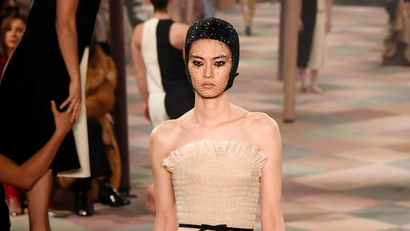 Look 19