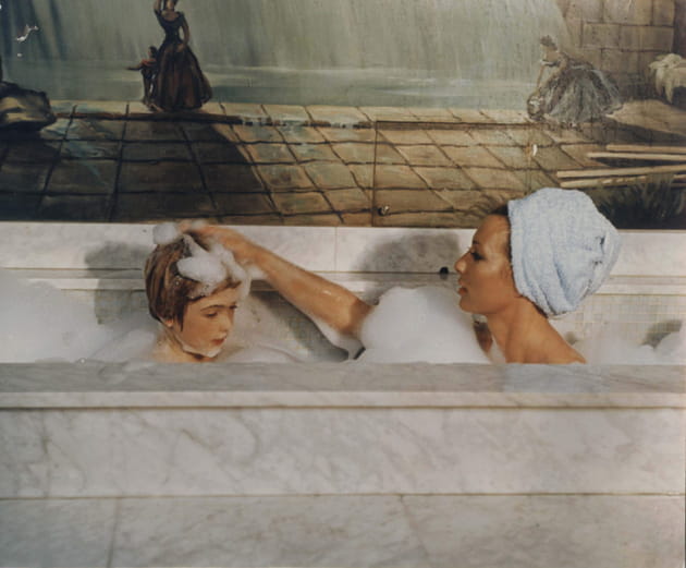 Dans "La femme infidèle"