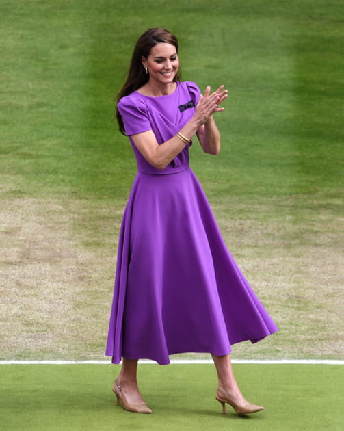 Kate Middleton en robe violette Safiyaa