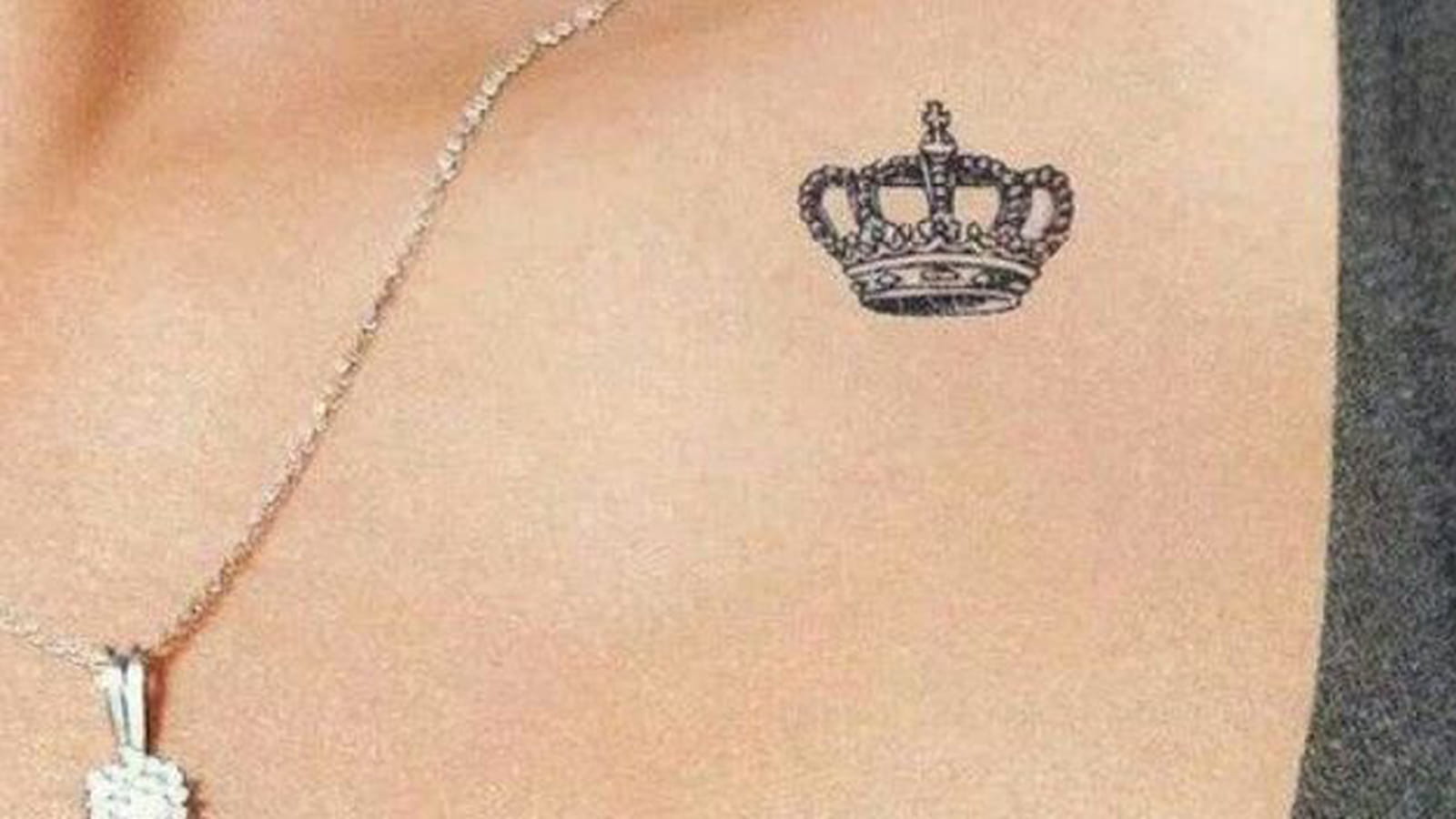 Couronne sur la clavicule