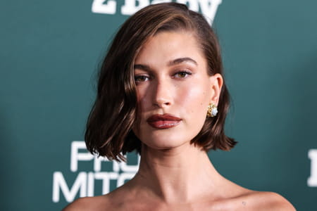 hailey-bieber-carre-court