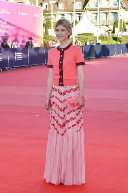 FLOP : Clémence Poesy en gilet et jupe longue