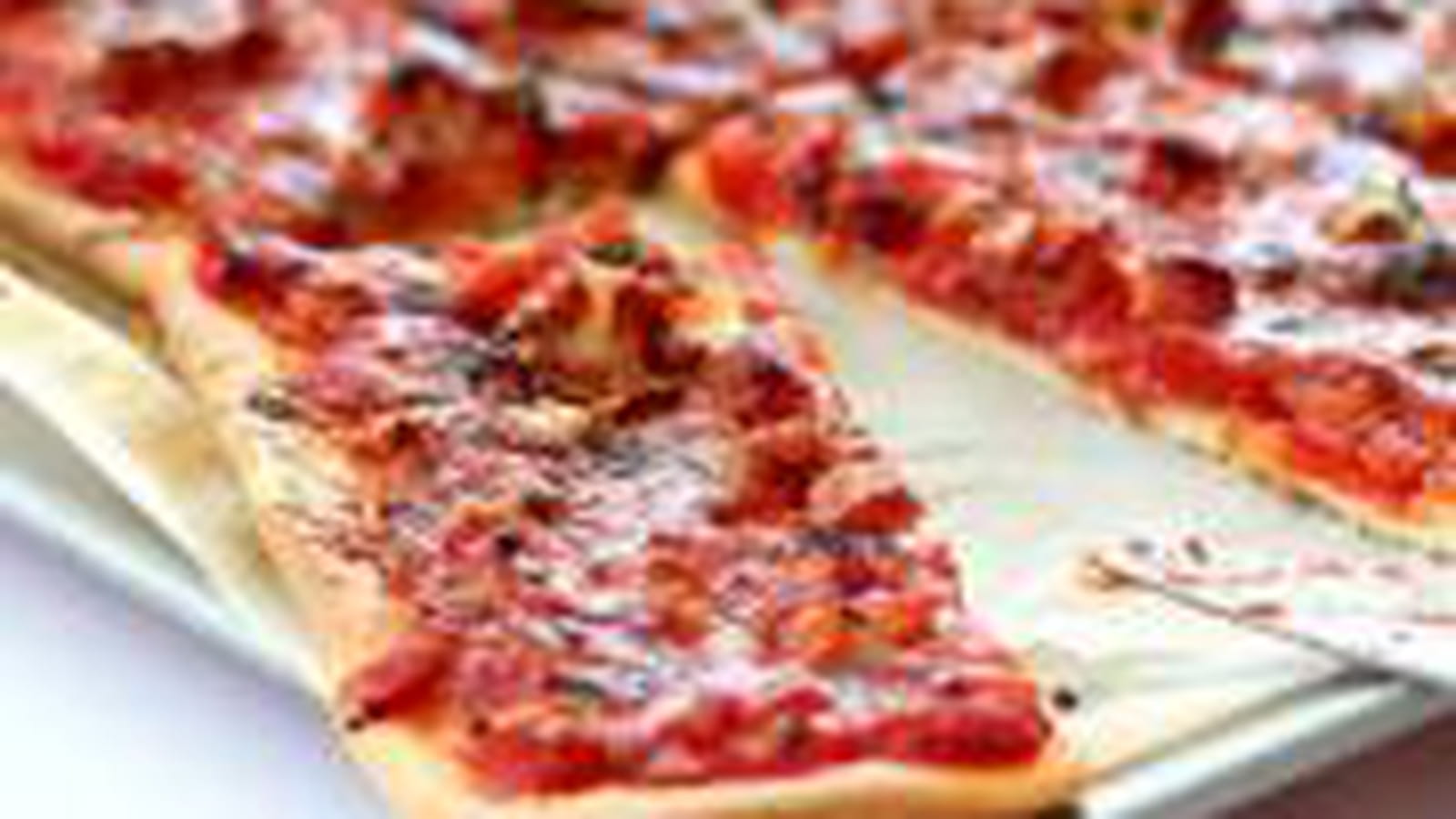Pizza poivron et basilic