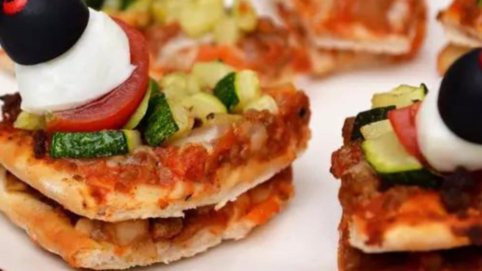 Pizza-tapas à la bolognaise et courgettes grillées