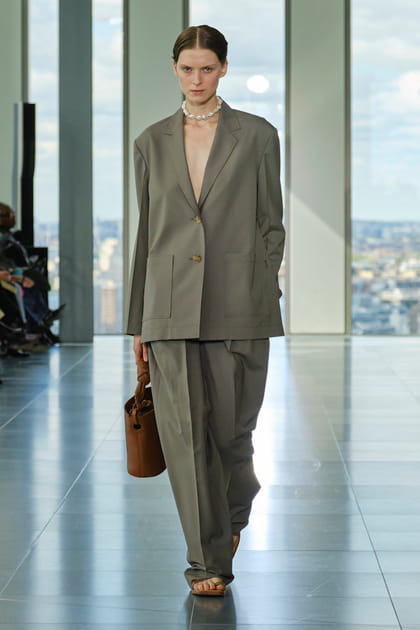 D&eacute;fil&eacute; Rejina Pyo printemps-&eacute;t&eacute; 2023