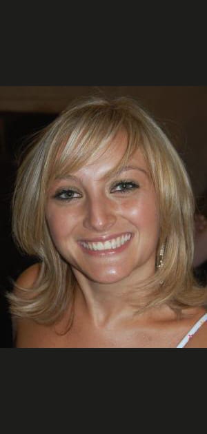 Un joli teint brun orang&eacute; pour Sarah