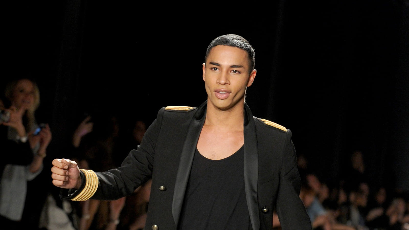 Olivier Rousteing au défilé H&M X Balmain