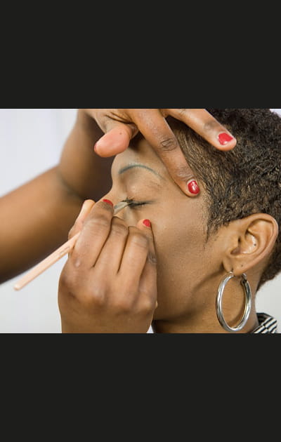 Un trait de crayon noir naturel