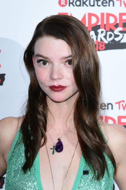 Stars et coloration&nbsp;: Anya Taylor-Joy en brune