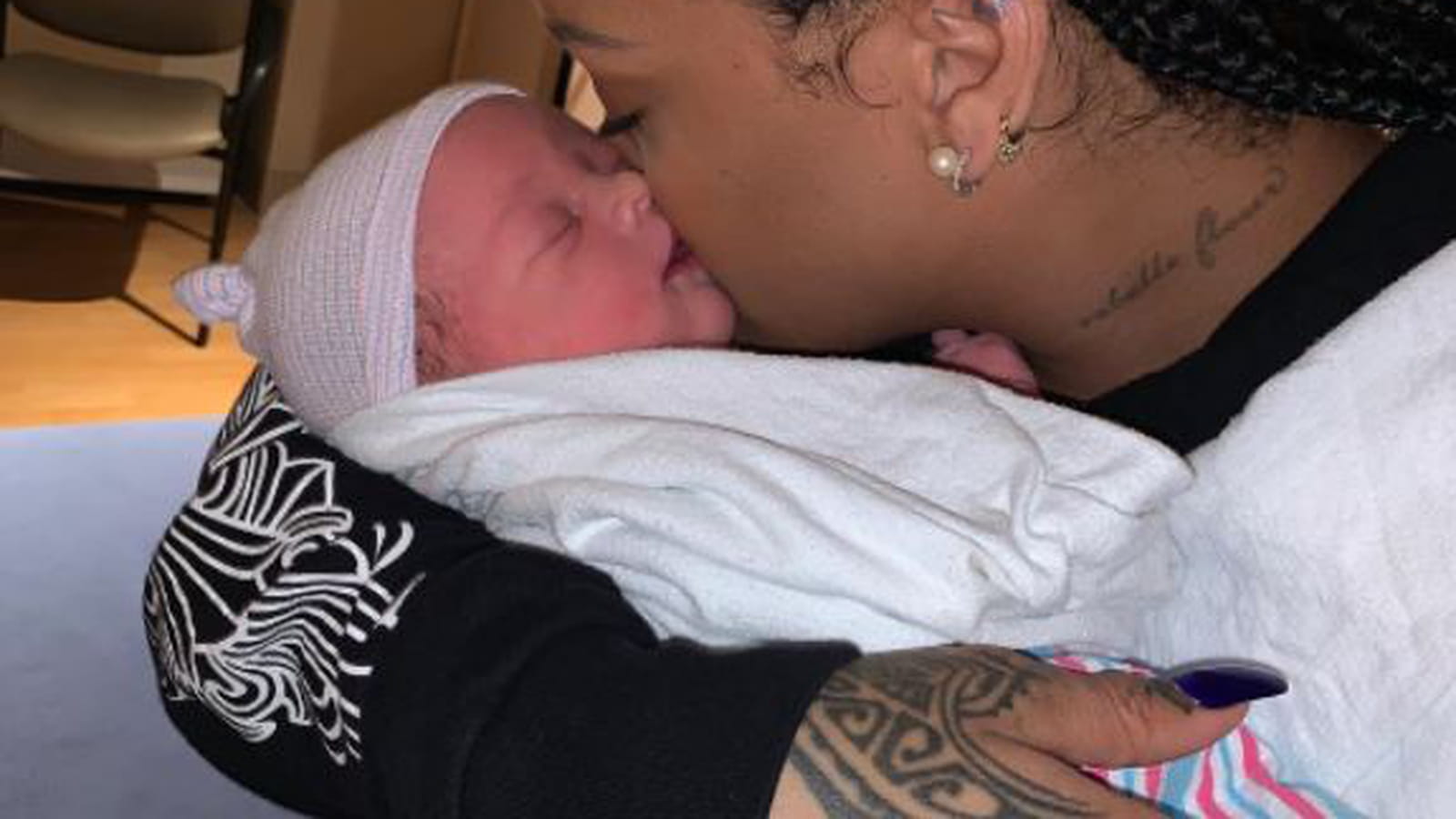 Rihanna et un bébé