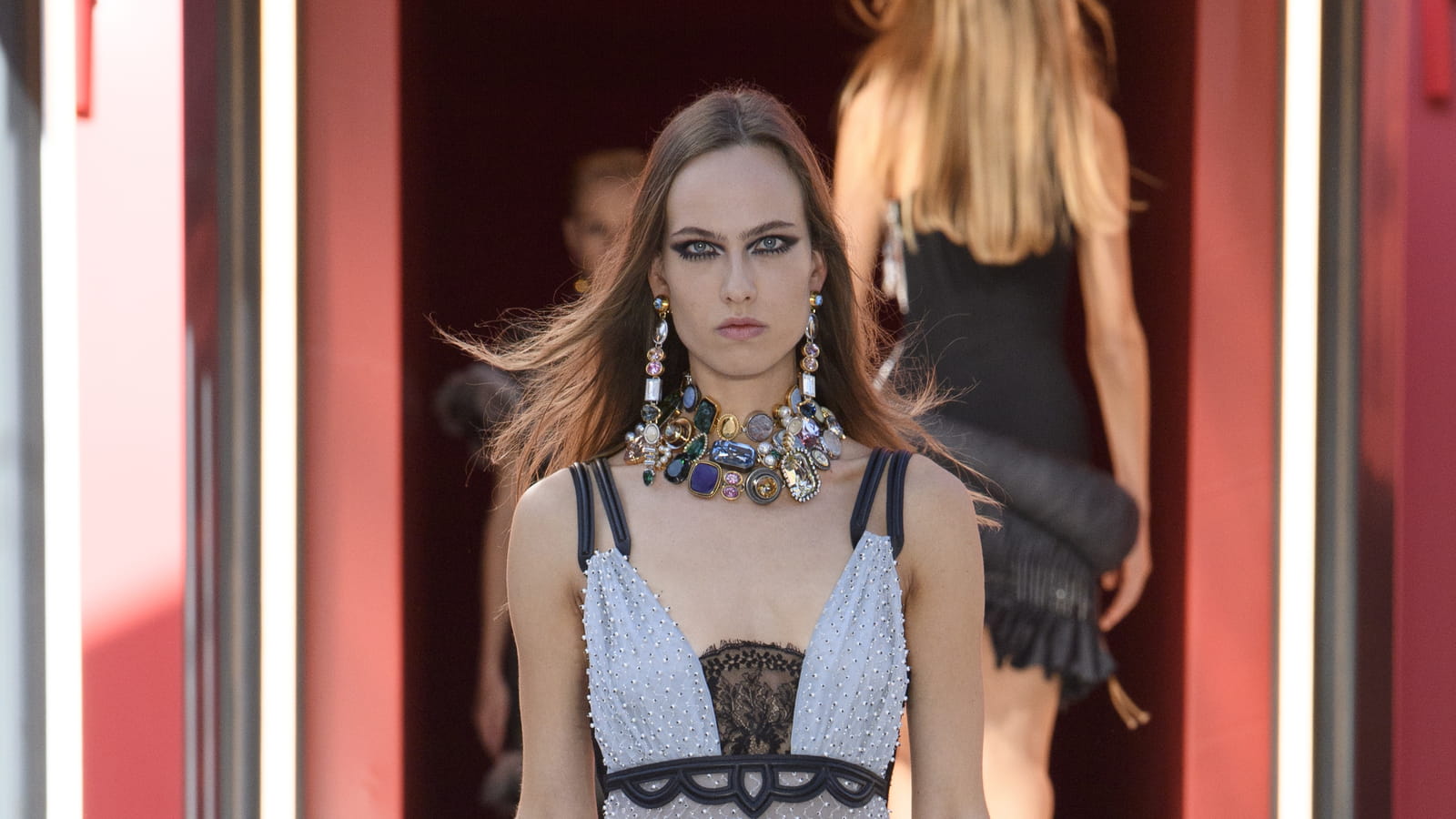Look 18