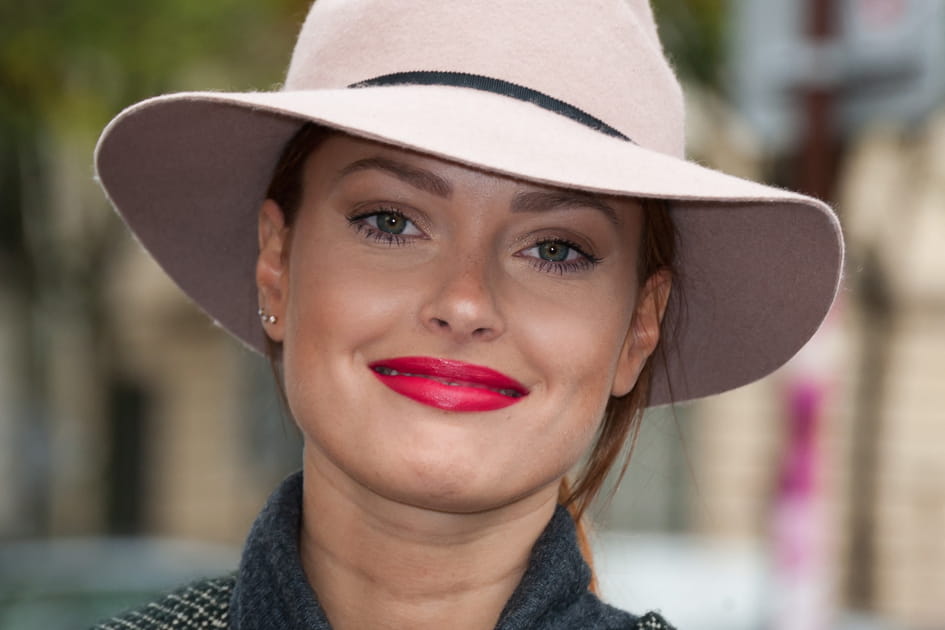 La bouche fuchsia de Caroline Receveur