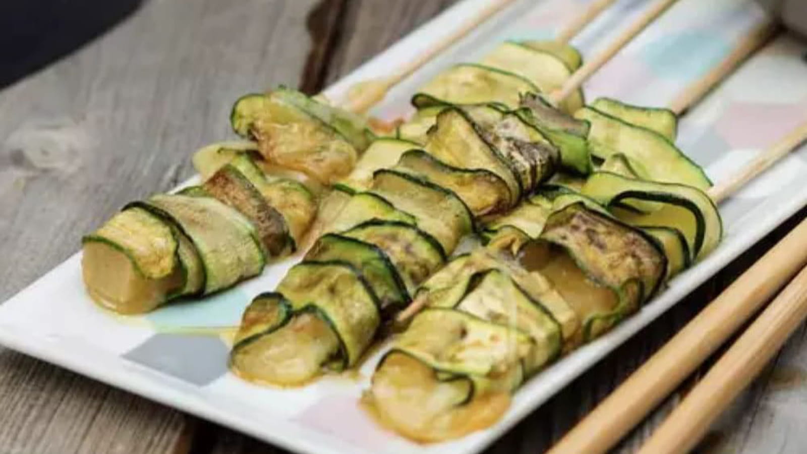 Brochettes de courgettes au fromage