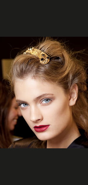 Bomber une m&egrave;che avec un peigne dor&eacute;