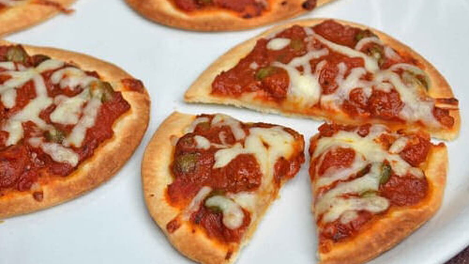 Petites pizzas à la puttanesca